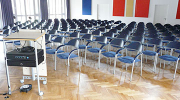 Räume, Saal und Foyer des Bildungswerk Rosenheim im Bildungs- und Pfarrzentrum St. Nikolaus, Rosenheim